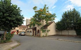 Parking Prive Gratuit - 15Mn Paris - Gare A Pied En 5Mn - Tout Equipee - Terrasse - Jardin - Stade De France - Casino D'Enghien - Hippodrome, Universite