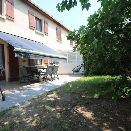 Villa Paris Nord: Tranquil Retreat with Private Parking and Garden Epinay-sur-Seine Exterior photo