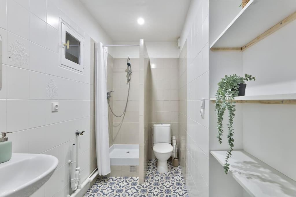 Villa Paris Nord: Tranquil Retreat with Private Parking and Garden Epinay-sur-Seine Exterior photo